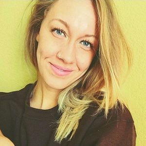 Meet your Posher, Hallie